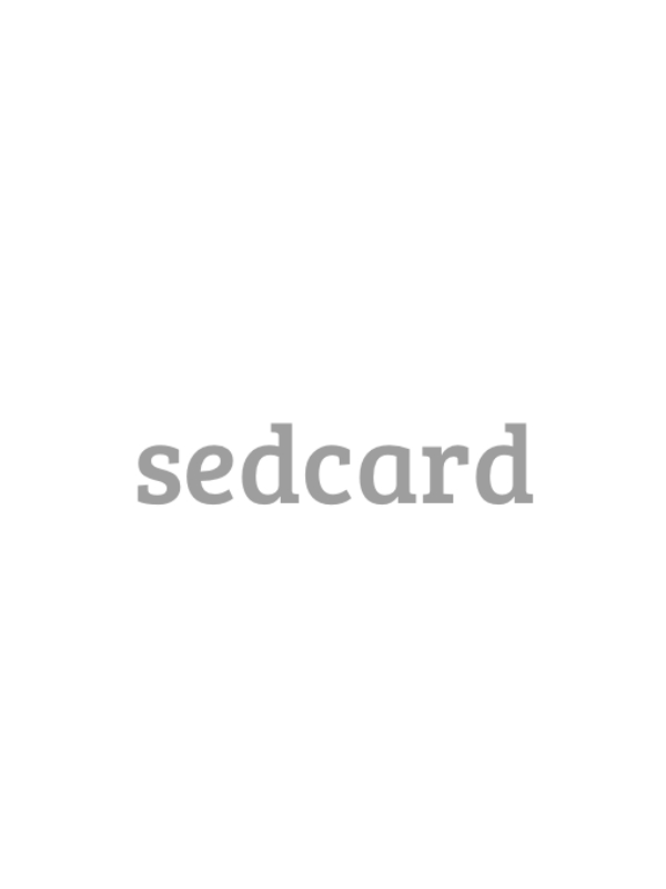 Hand Model Eva-Marie - sedcard